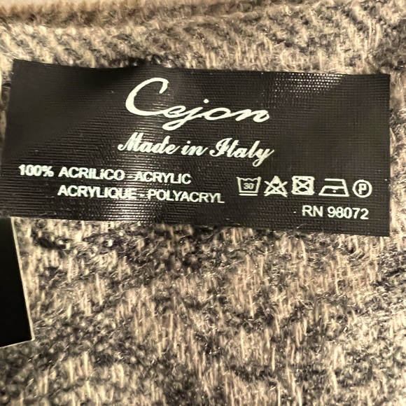 CEJON-3 for $30-of 1-Brushed Acrylic Oblong Scarves-Made in Italy-NWT - Picture 6 of 6